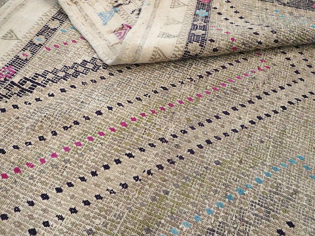 Mid-20th Century Handmade Turkish Flatweave Small Room Size Carpet - 10