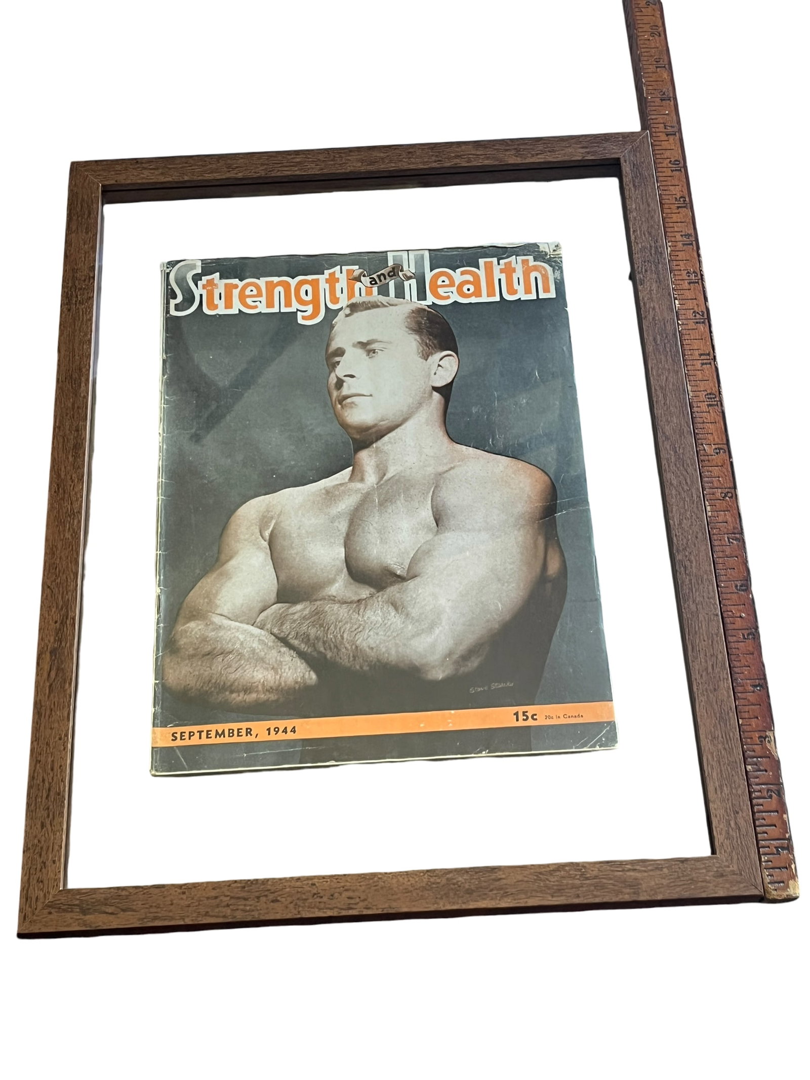 Framed 1940s "Strength & Health" Magazine Covers – Art Deco Bodybuilding Beefcake Photography - 4