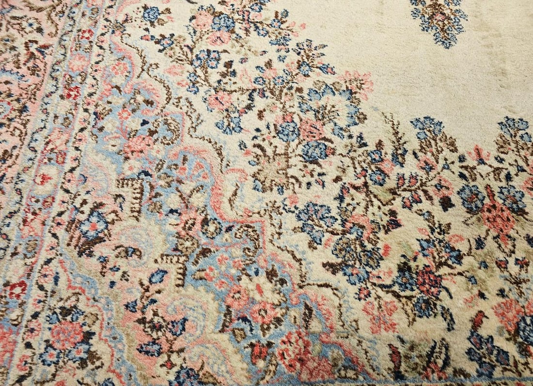 Vintage Persian Qazvin Oversize Rug, Hand-Knotted Floral Medallion, Ivory & Blue. 10' X 20' - 15