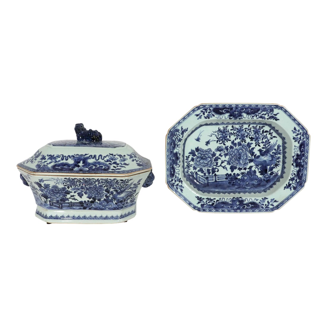 18th-Century Chinese Export Blue & White Porcelain Soup Tureen, Cover & Stand: Chinese Export Porcelain Underglaze Blue Tureen, Cover, and Stand Qianlong Period, Circa 1745–1765 This three-piece Chinese Export porcelain tureen set is a good example of 18th-century blue