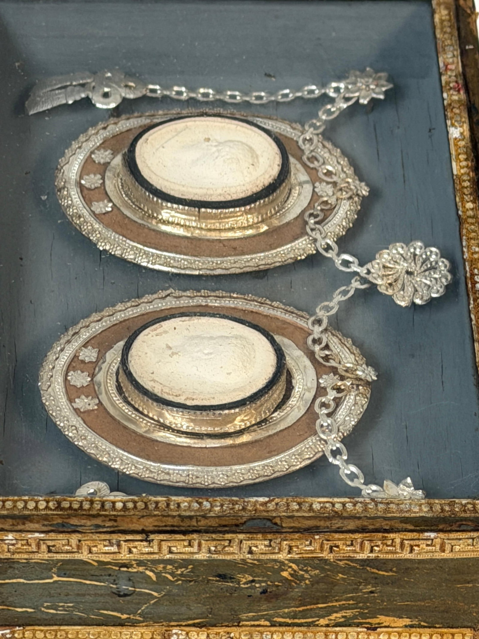 19th C. Italian Grand Tour Intaglio Plaster Medallion & Gilt Marbled Leather Box - 10