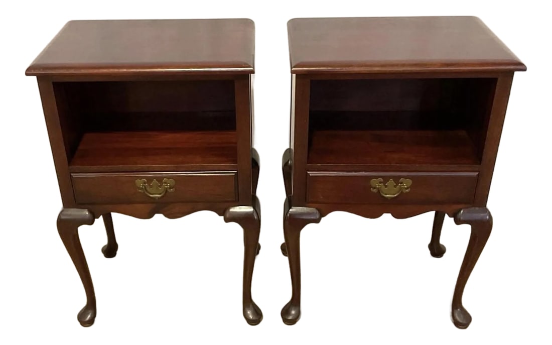 Pair of 1940's Solid Mahogany Queen Anne Night Stands (1 of 11)