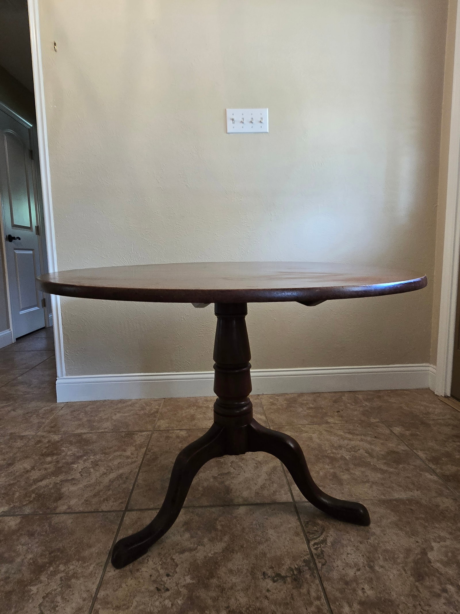 18th Century Georgian Mahogany Tilt Table - 2