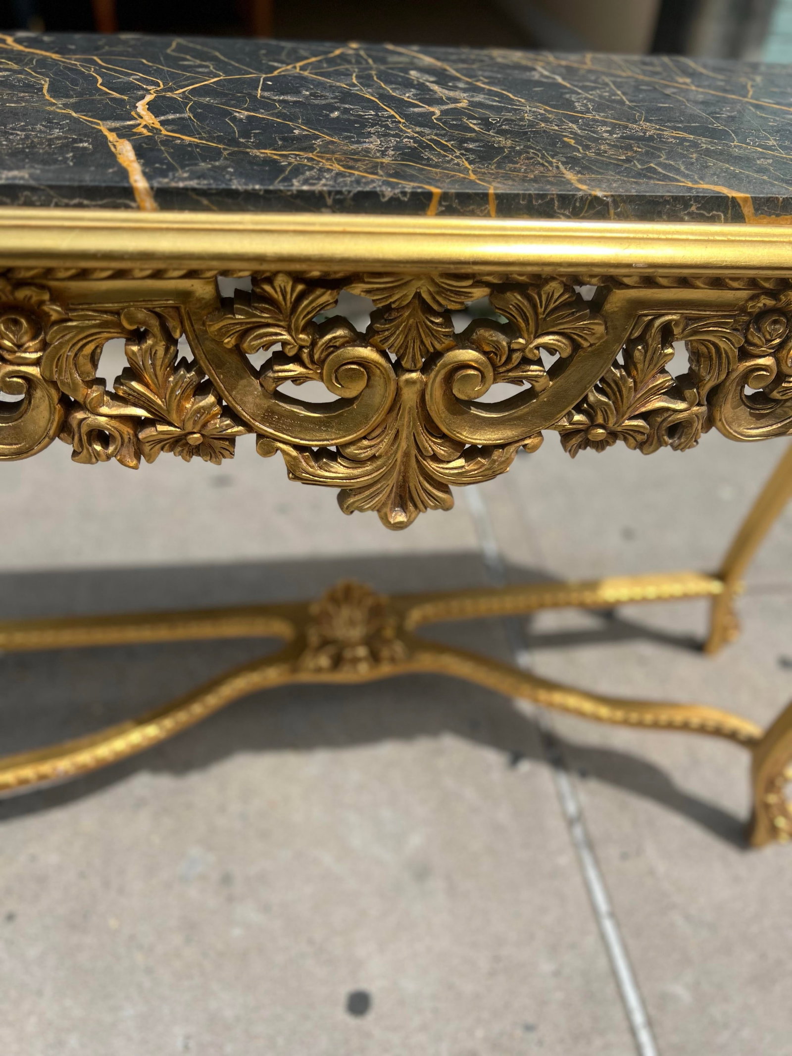 1960s Gold Leaf Console Table With Marble Top - 2