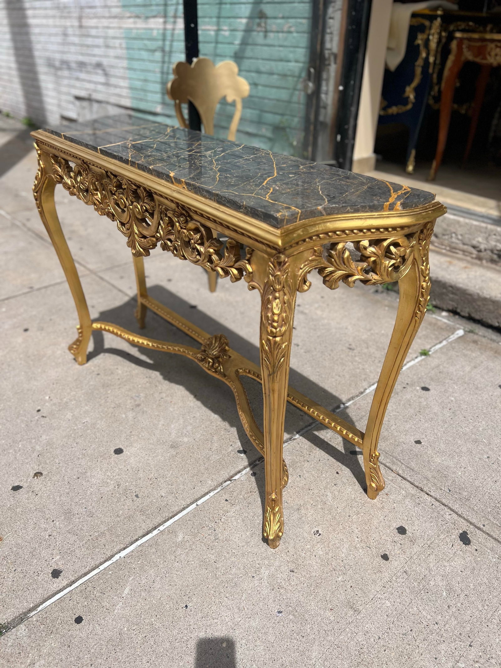 1960s Gold Leaf Console Table With Marble Top - 3
