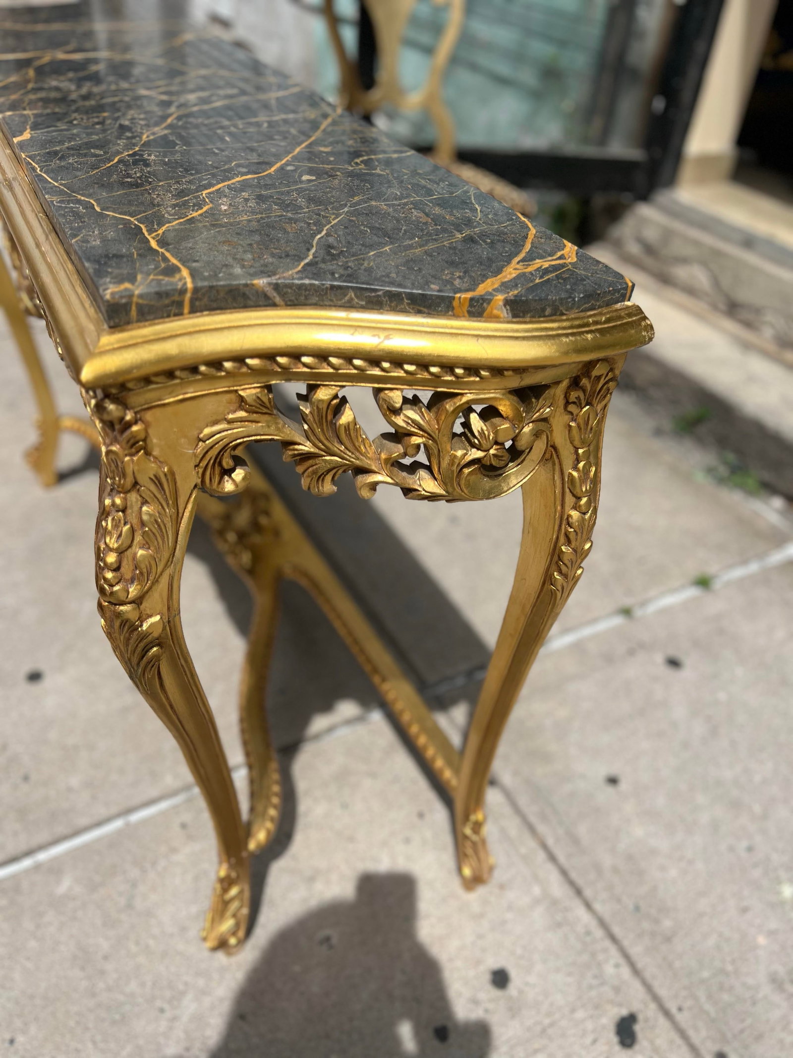1960s Gold Leaf Console Table With Marble Top - 7