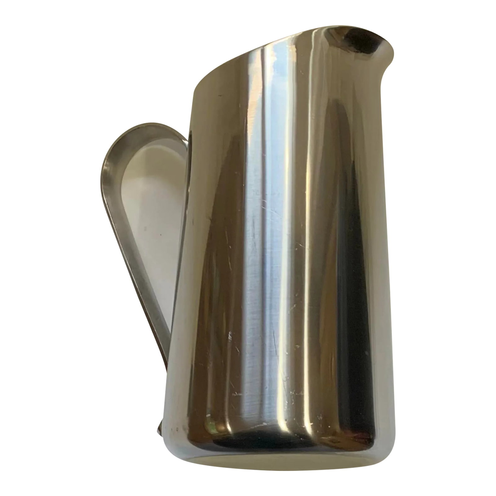Late 20th Century Stainless Steel Water Pitcher by Oneida: Stainless Steel Water Pitcher by Oneida Condition: Alterations: Original Condition Unaltered Imperfections: Some Imperfections Condition Notes: Very Good Origin: Japan Creator: Brand: Oneida