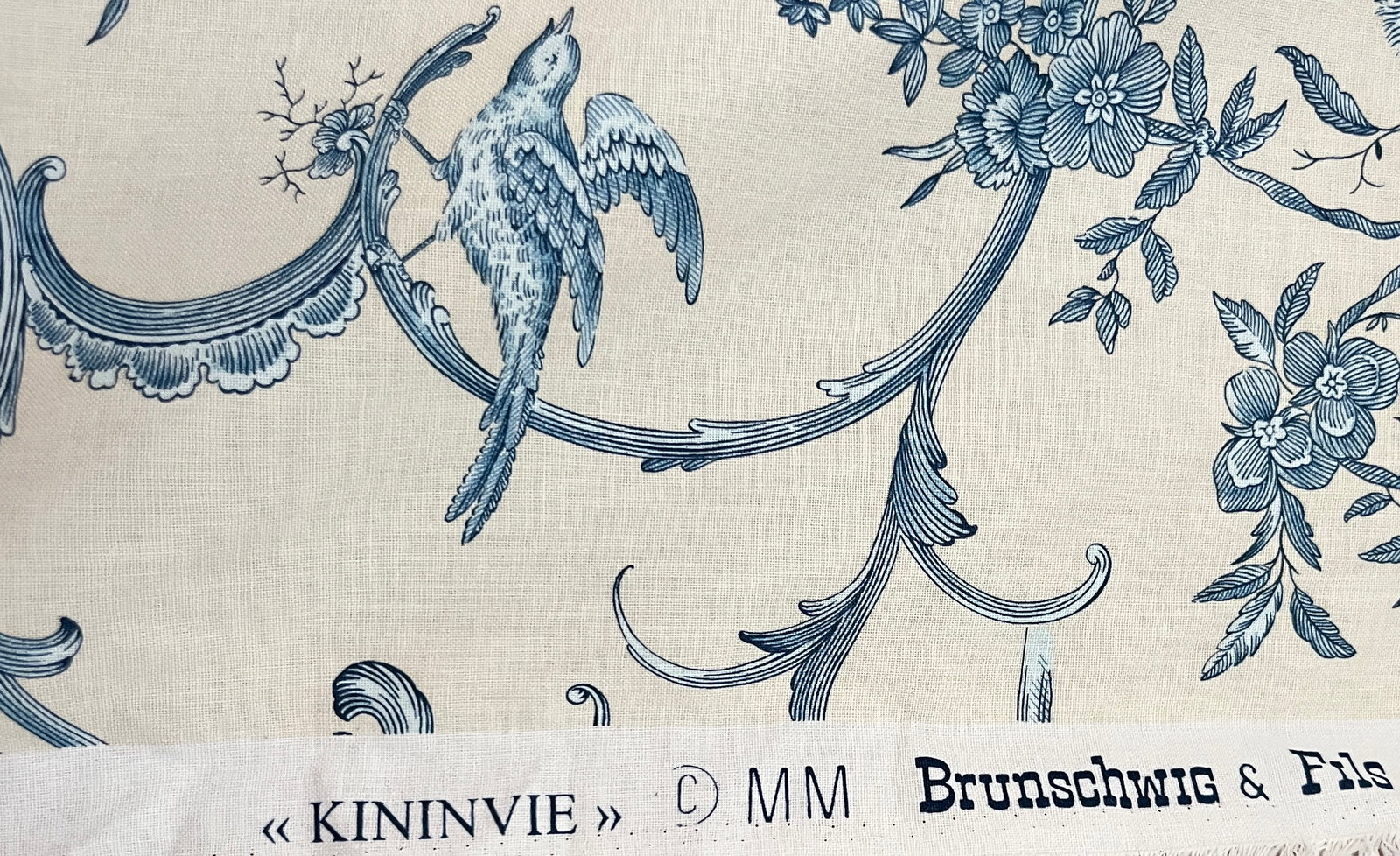 6 Yards Brunschwig & Fils "Kininvie" Blue & White Chinoiserie Linen Fabric - 8