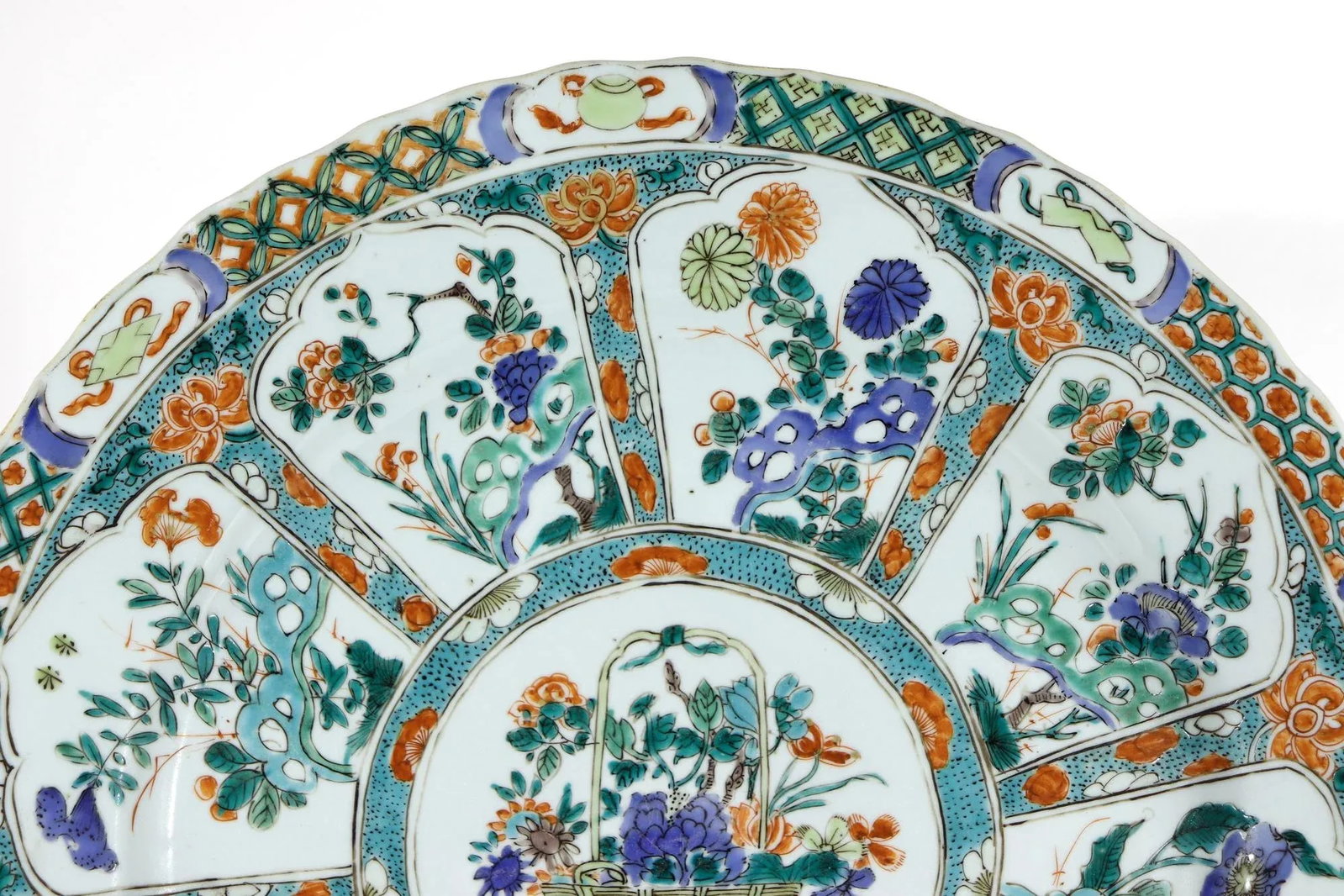 Chinese Porcelain Famille Verte Large "Flower Basket" Dish, Kangxi Period - 8