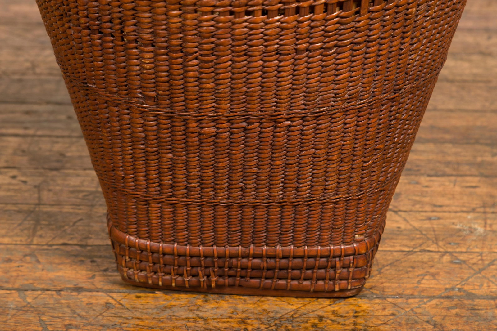 Hand Woven Rattan and Bamboo Thai 19th Century Grain Basket with Tapering Lines - 9