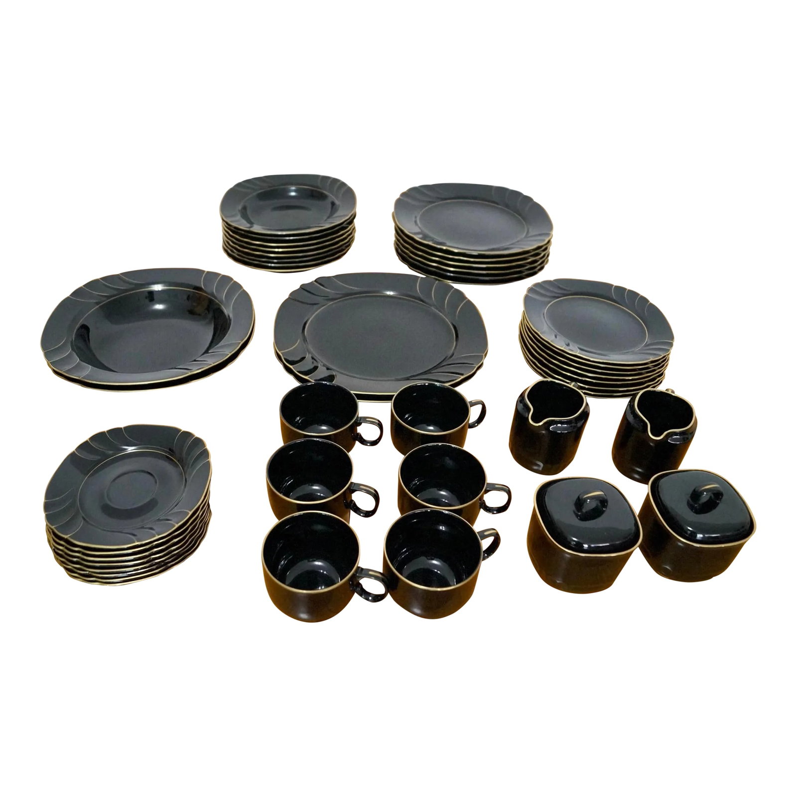 1980's Art Deco Hollywood Regency 43-Piece Ranmaru China Dinnerware Set: Vintage 1980's Hollywood Regency dinnerware set for sale. Has 43 pieces, and in excellent condition. Manufactured by Ranmaru, and is part of the Gallery Collection. They're made of ceramic in black