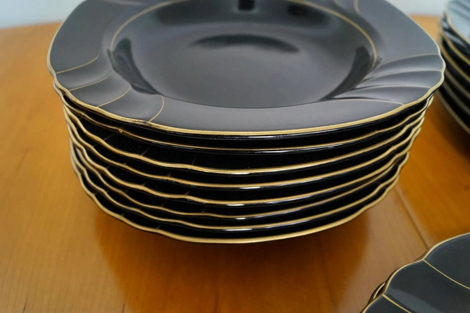 1980's Art Deco Hollywood Regency 43-Piece Ranmaru China Dinnerware Set - 9
