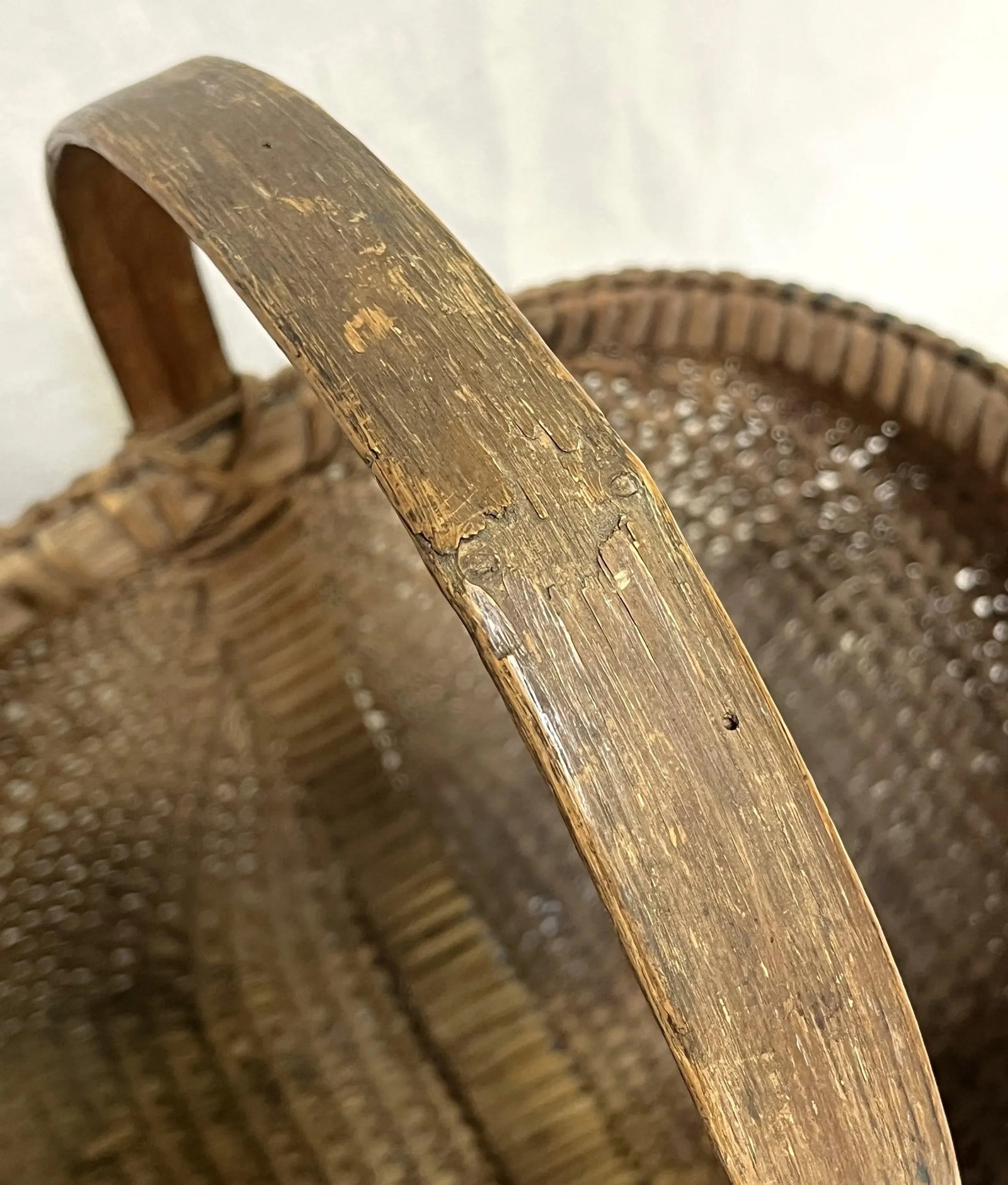 Antique Primitive Round Buttocks Woven Egg Basket With Bent Wood Handle - 10