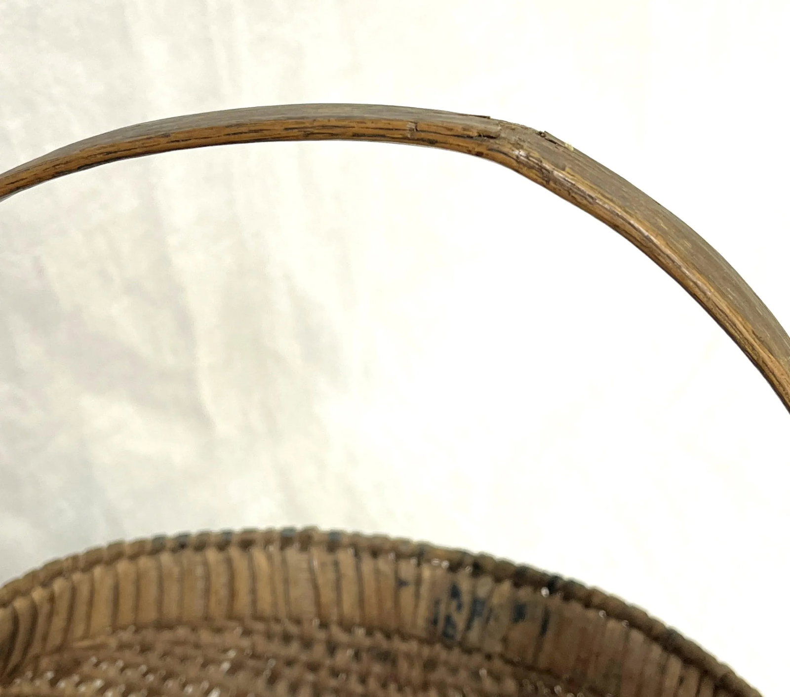 Antique Primitive Round Buttocks Woven Egg Basket With Bent Wood Handle - 11