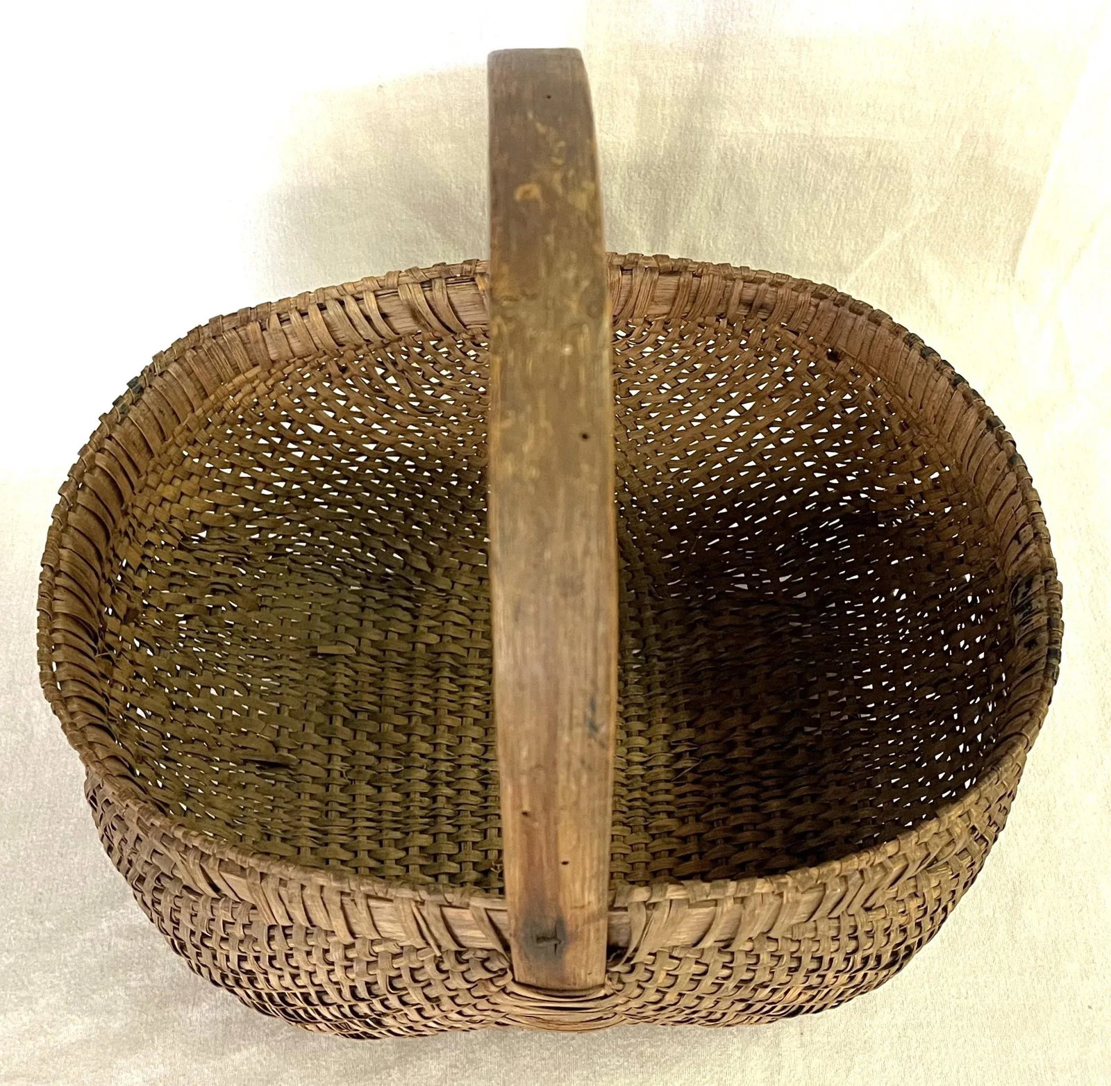 Antique Primitive Round Buttocks Woven Egg Basket With Bent Wood Handle - 4