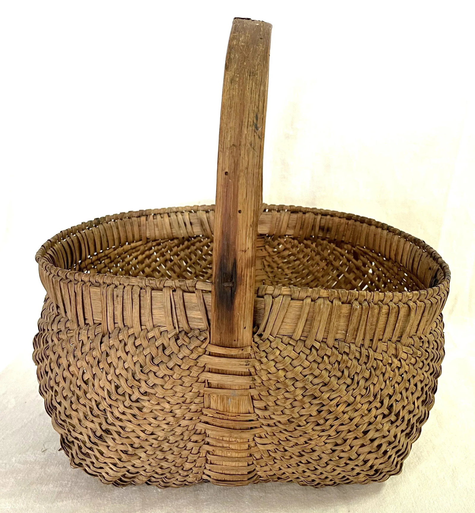 Antique Primitive Round Buttocks Woven Egg Basket With Bent Wood Handle - 5
