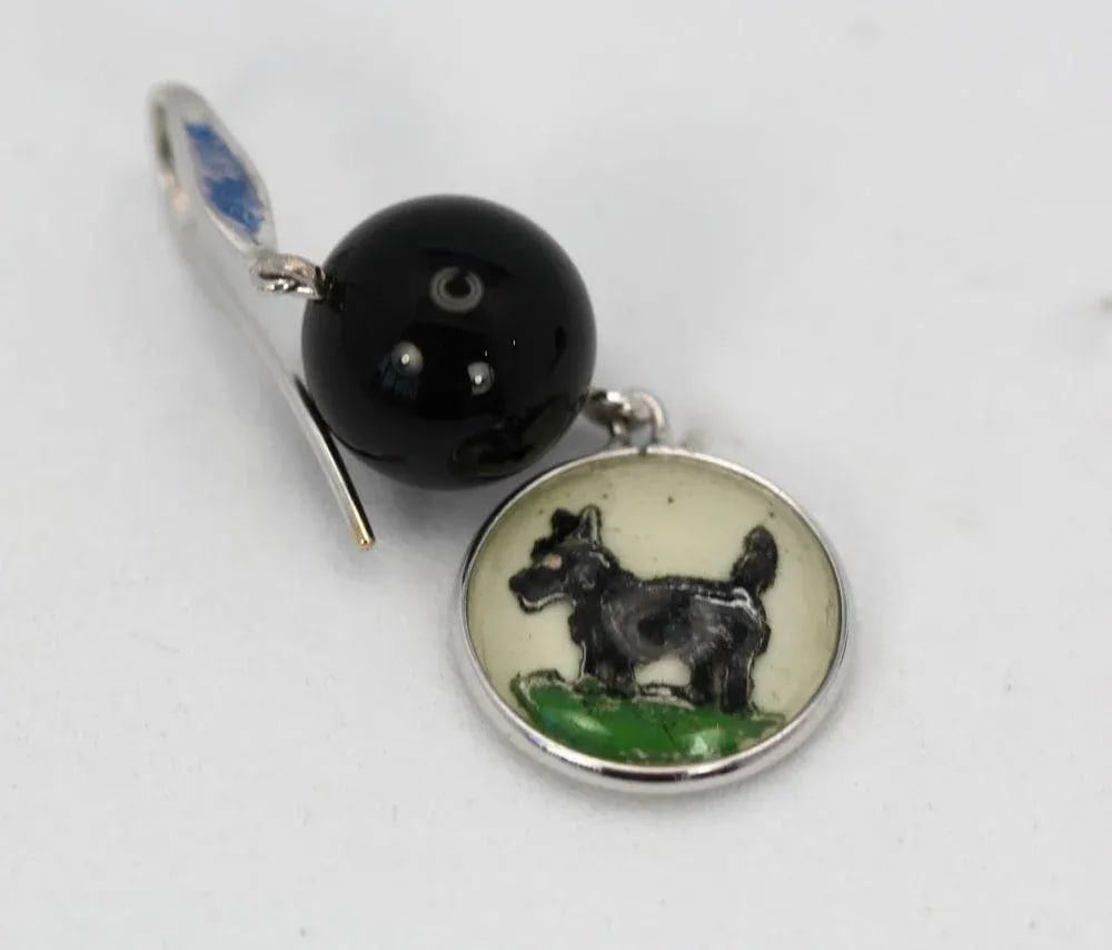 1940s Intaglio Underglass Scottie Dog Mother of Pearl & Onyx Earrings - 2 Pieces - 4