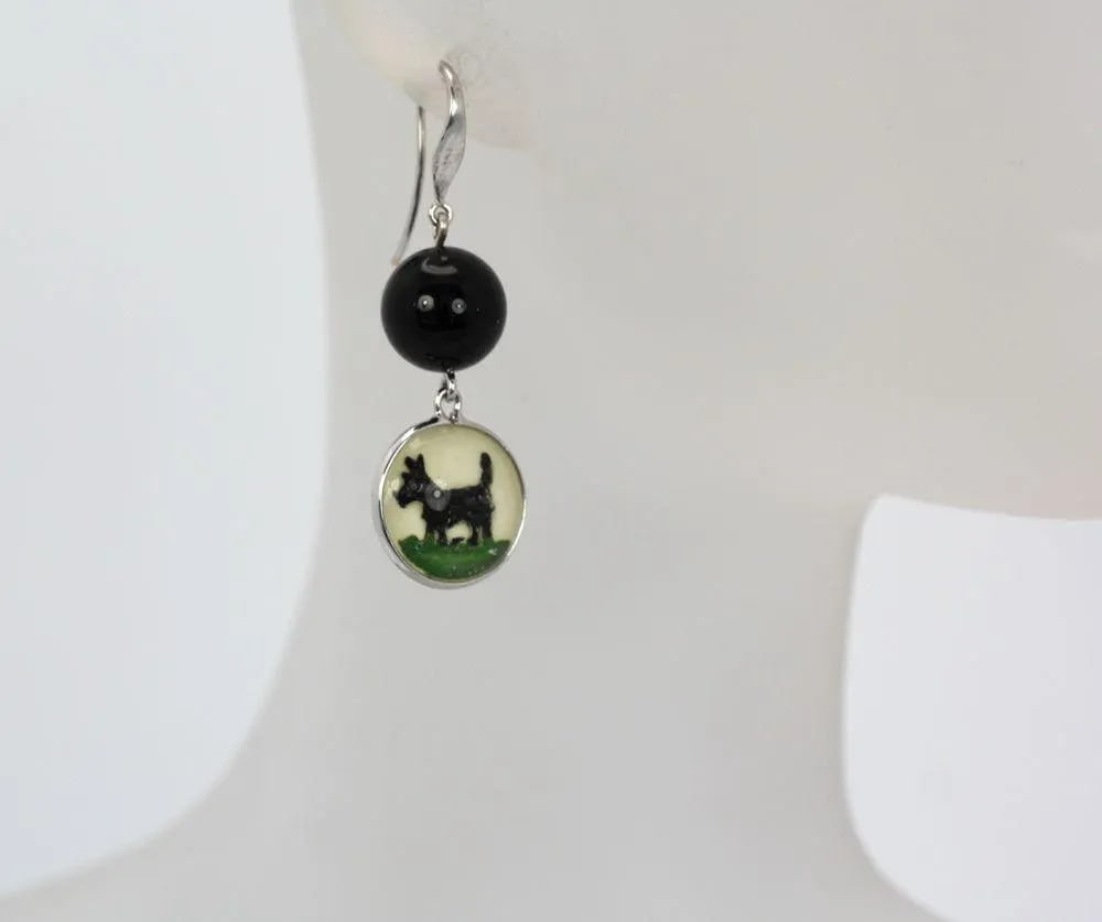 1940s Intaglio Underglass Scottie Dog Mother of Pearl & Onyx Earrings - 2 Pieces - 5