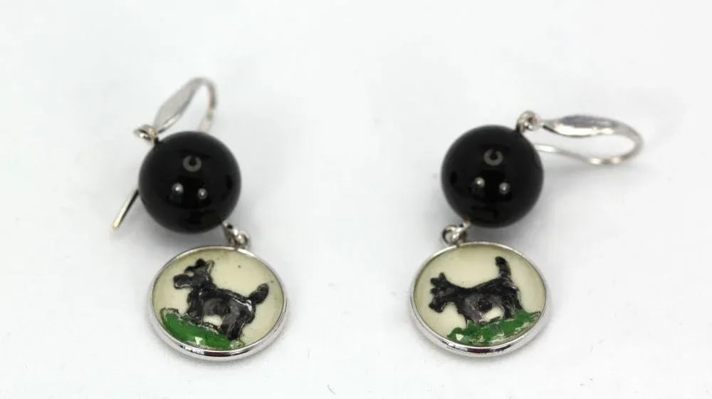 1940s Intaglio Underglass Scottie Dog Mother of Pearl & Onyx Earrings - 2 Pieces - 8