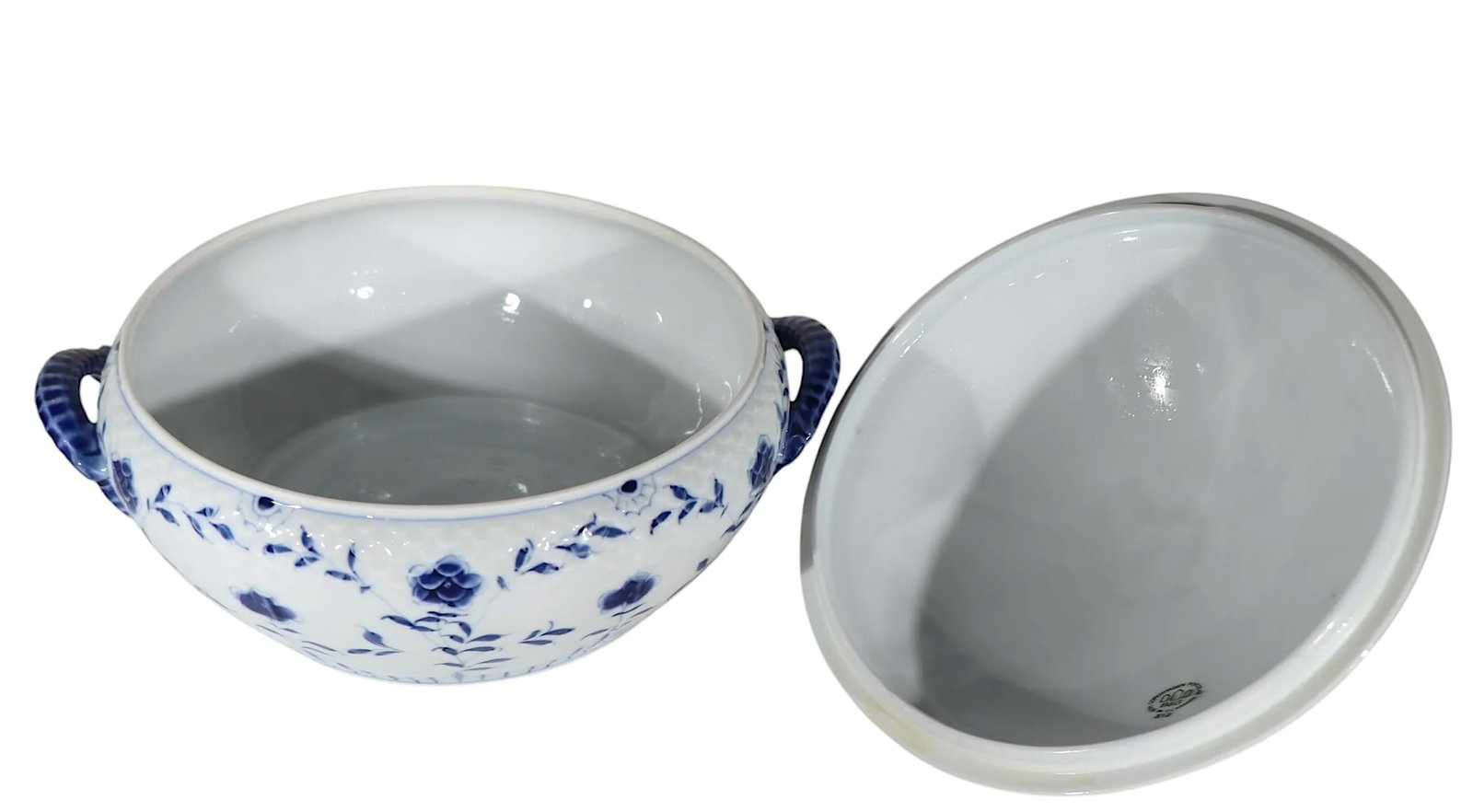 2 Bing & Grondahl Covered Serving Pieces in the Blue and White Butterfly Pattern - 9