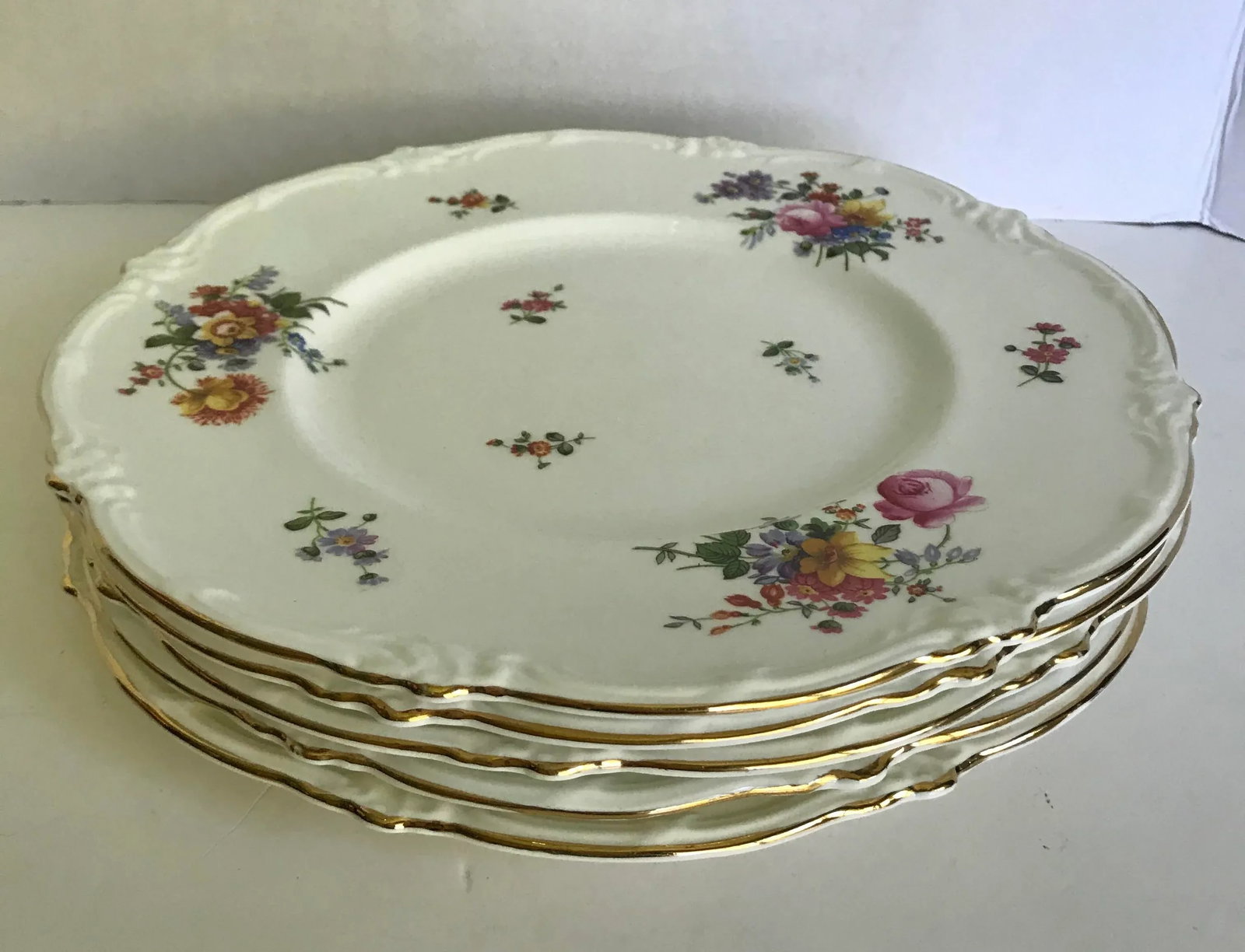 1940s English Royal Cauldon China Set of 70 Pieces - 11