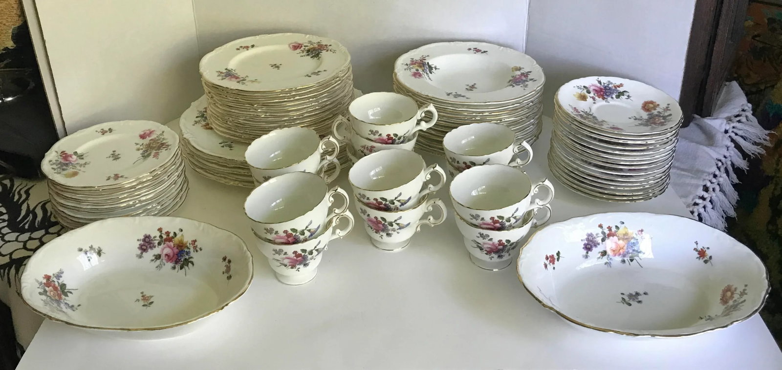 1940s English Royal Cauldon China Set of 70 Pieces - 13