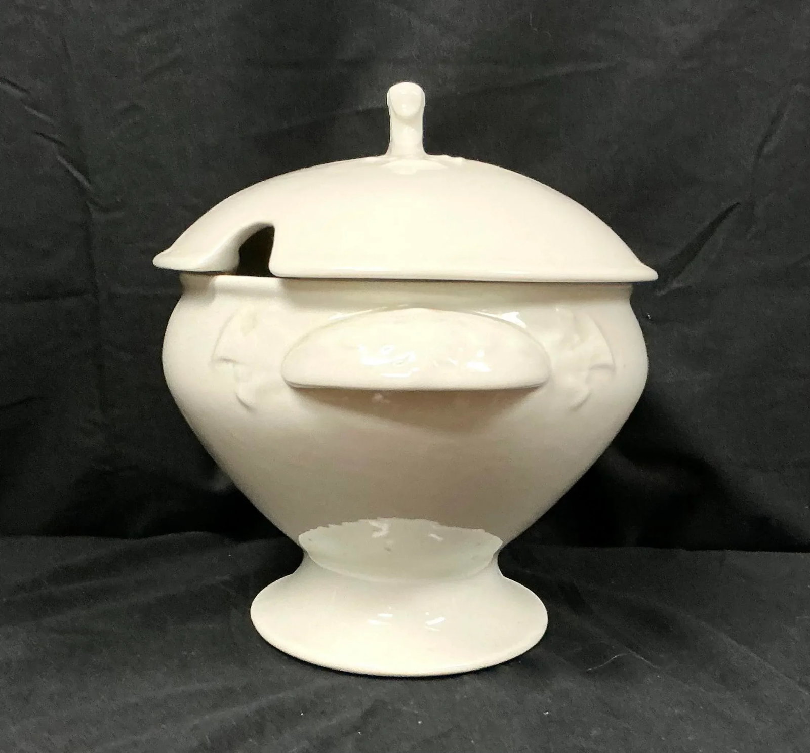 White Ironstone Soup Tureen With Lid - 4