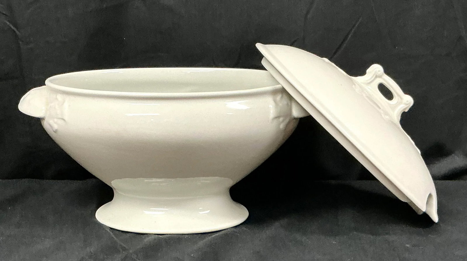 White Ironstone Soup Tureen With Lid - 5