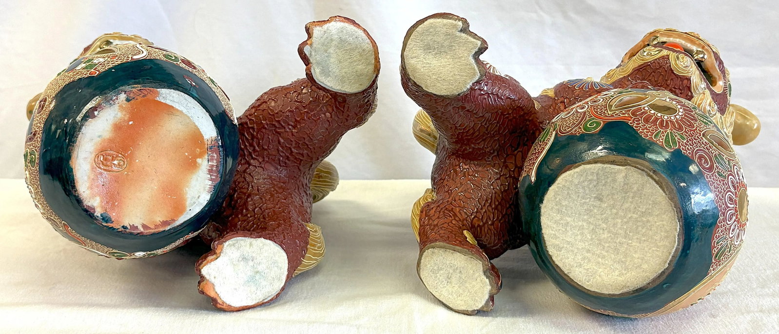 Vintage Japanese Pottery Kutani Foo Dogs in Cinnabar and Gold Colors- A Pair - 12