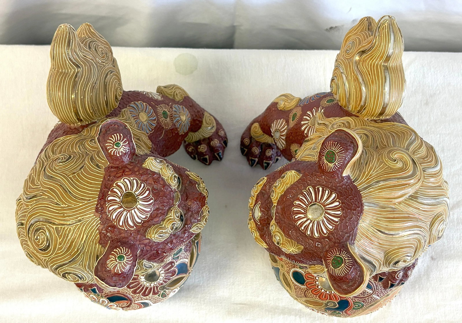 Vintage Japanese Pottery Kutani Foo Dogs in Cinnabar and Gold Colors- A Pair - 4