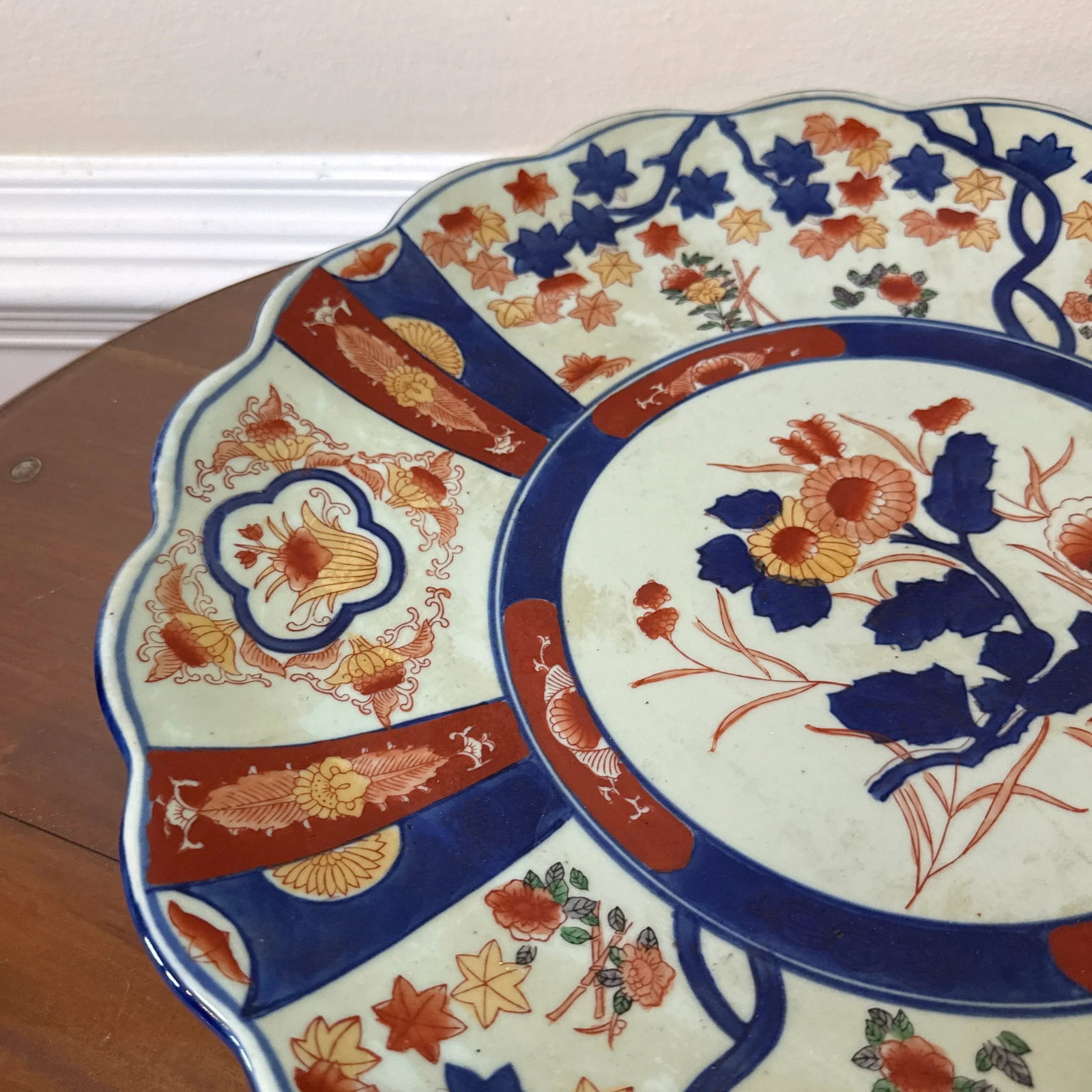 Vintage Oversized Imari Plate With Scalloped Edges and Floral Pattern - 4