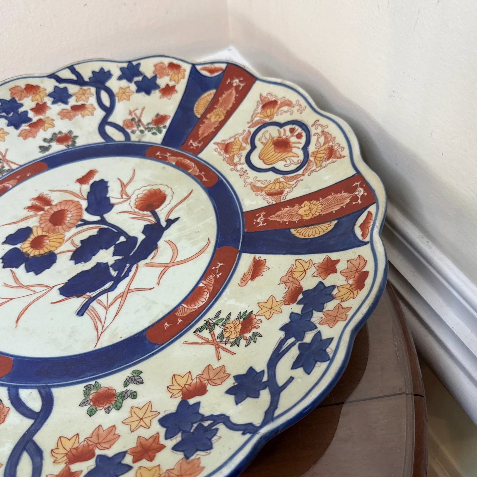 Vintage Oversized Imari Plate With Scalloped Edges and Floral Pattern - 6