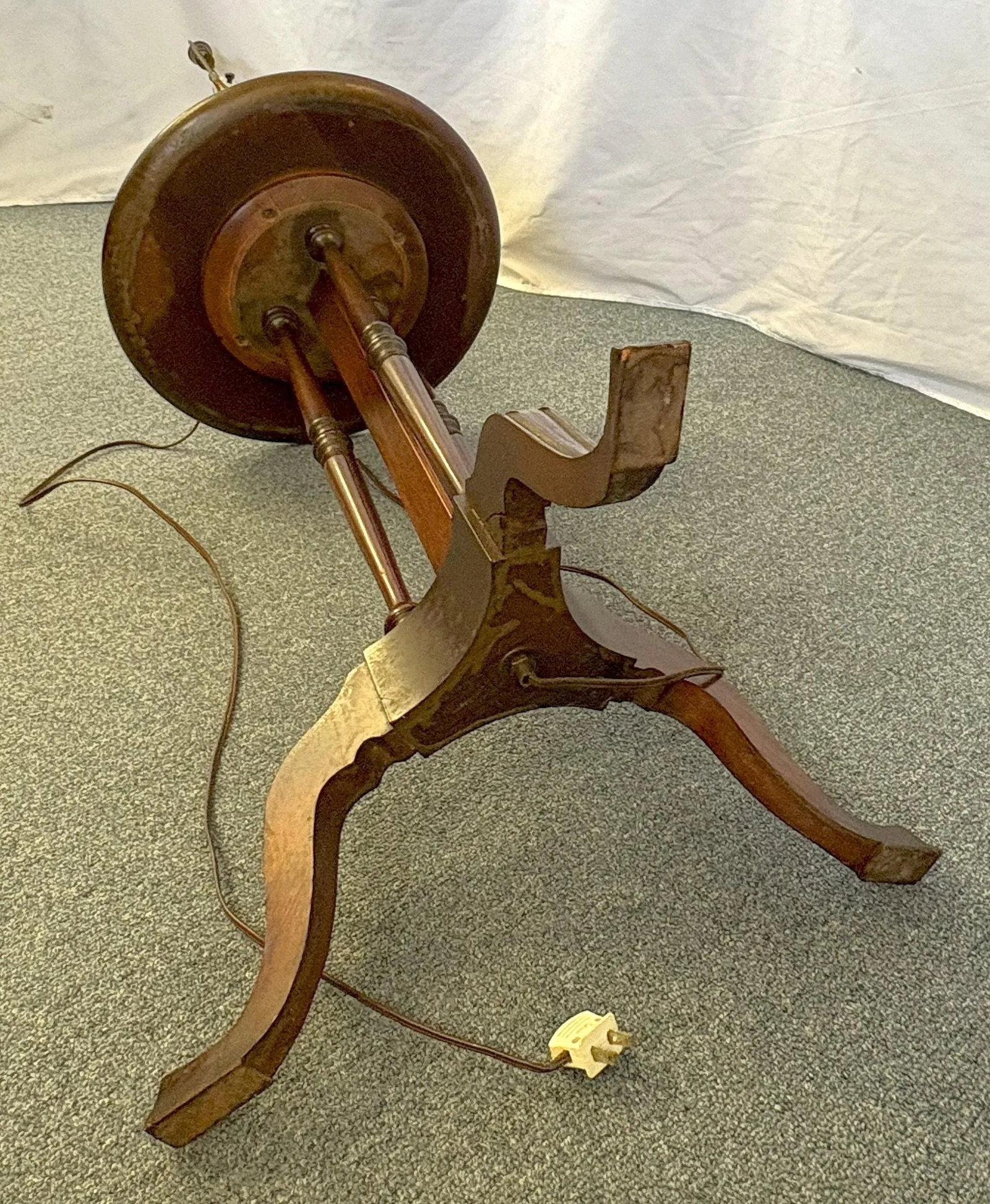 Vintage Wood Lamp Table With Matching Wood Finial - 5