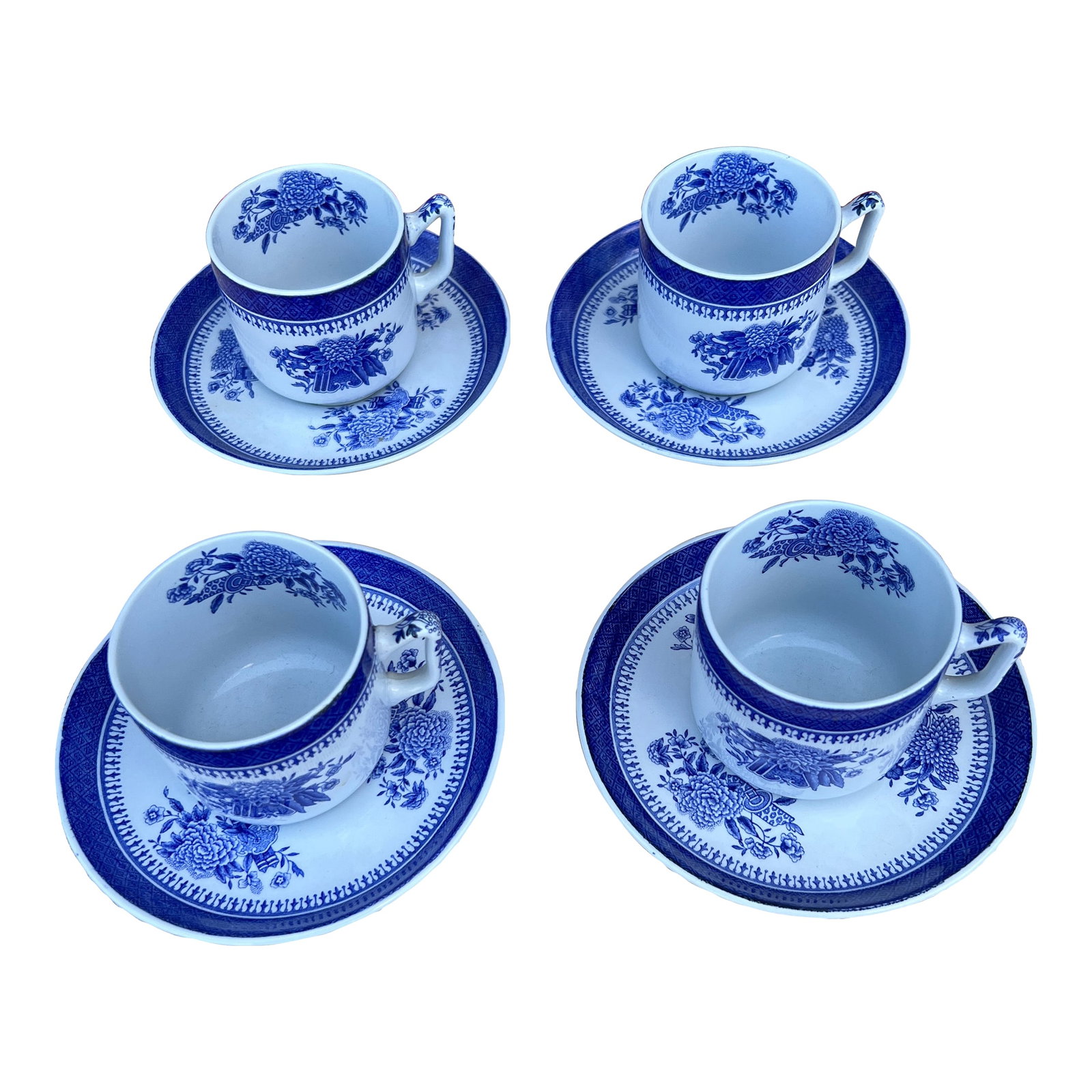 A Set of 4 Copeland Spode Fitzhugh Blue Demitasse Cups and Saucers, Circa 1960's: A Set of 4 Copeland Spode Fitzhugh Blue Demitasse Cups and Saucers, Circa 1960's Made in England, circa 1960's 4 demitasse cups with 4 saucers Size: 5" by 3 1/4" and 2 1/2" tall Condition: Clean