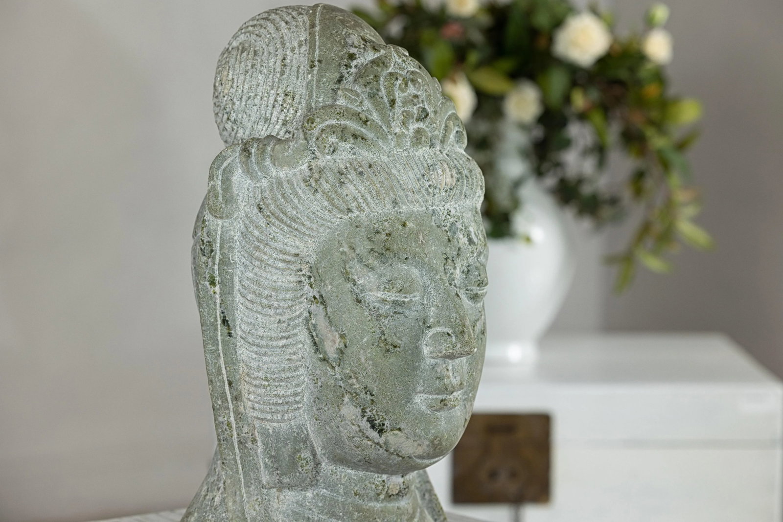 Hand-Carved Vintage Chinese Stone QuÃ¡n YÄ«n Head Sculpture with Natural Patina - 11