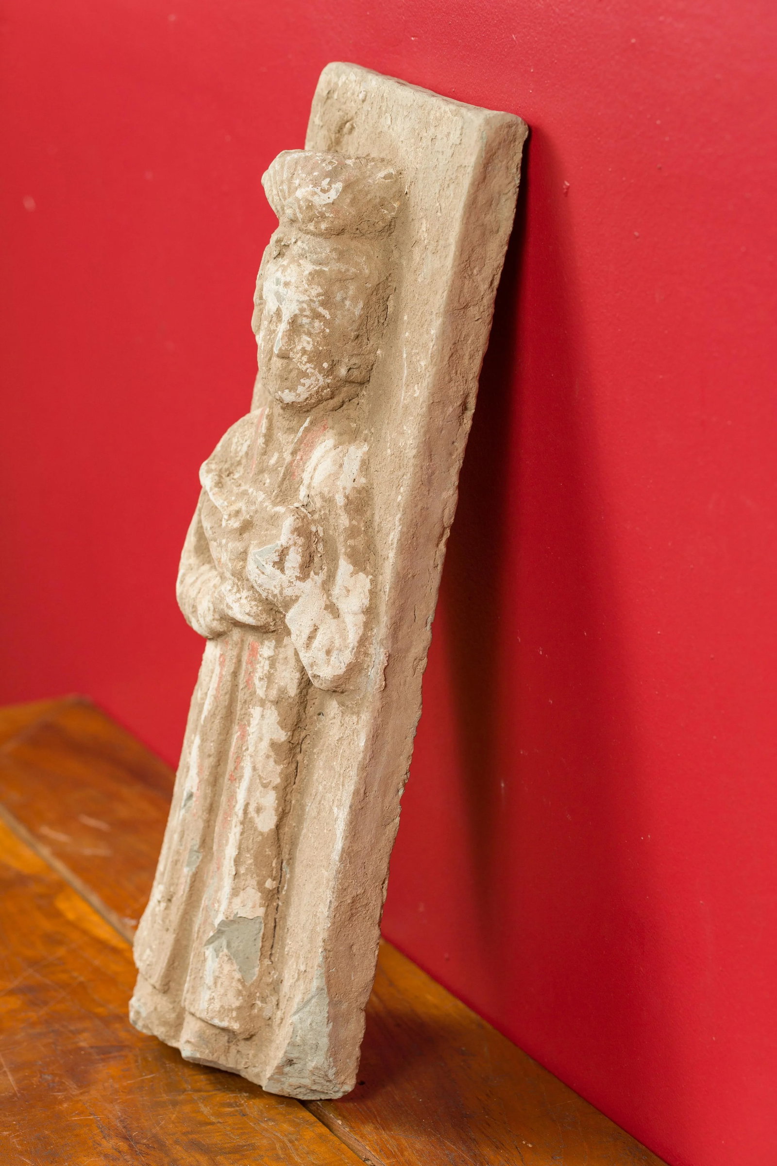Chinese Han Dynasty Period Wall Plaque Depicting a Woman Carrying a Dish - 8