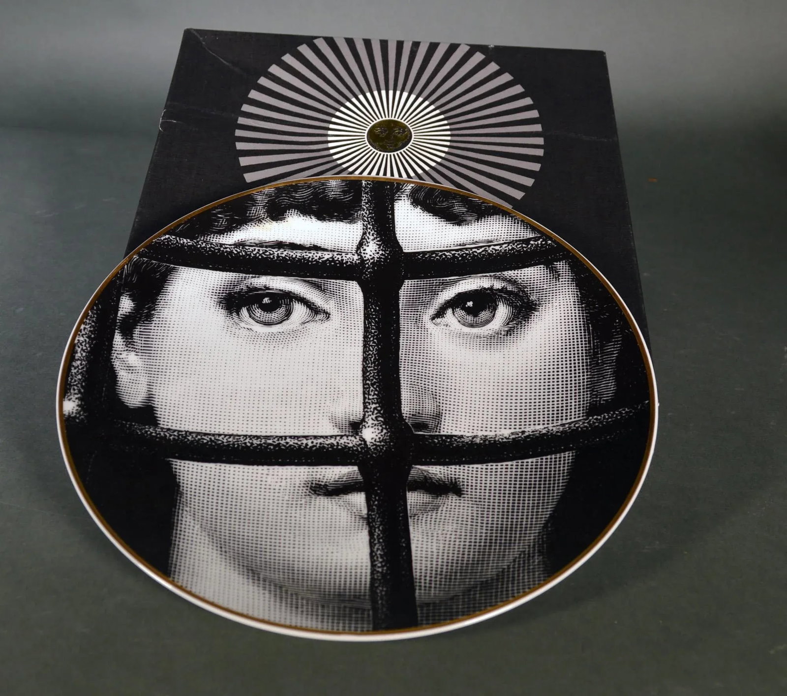 Mid-Century Modern Piero Fornasetti Rosenthal Themes & Variations Plate, Motiv 22, 1980s - 6