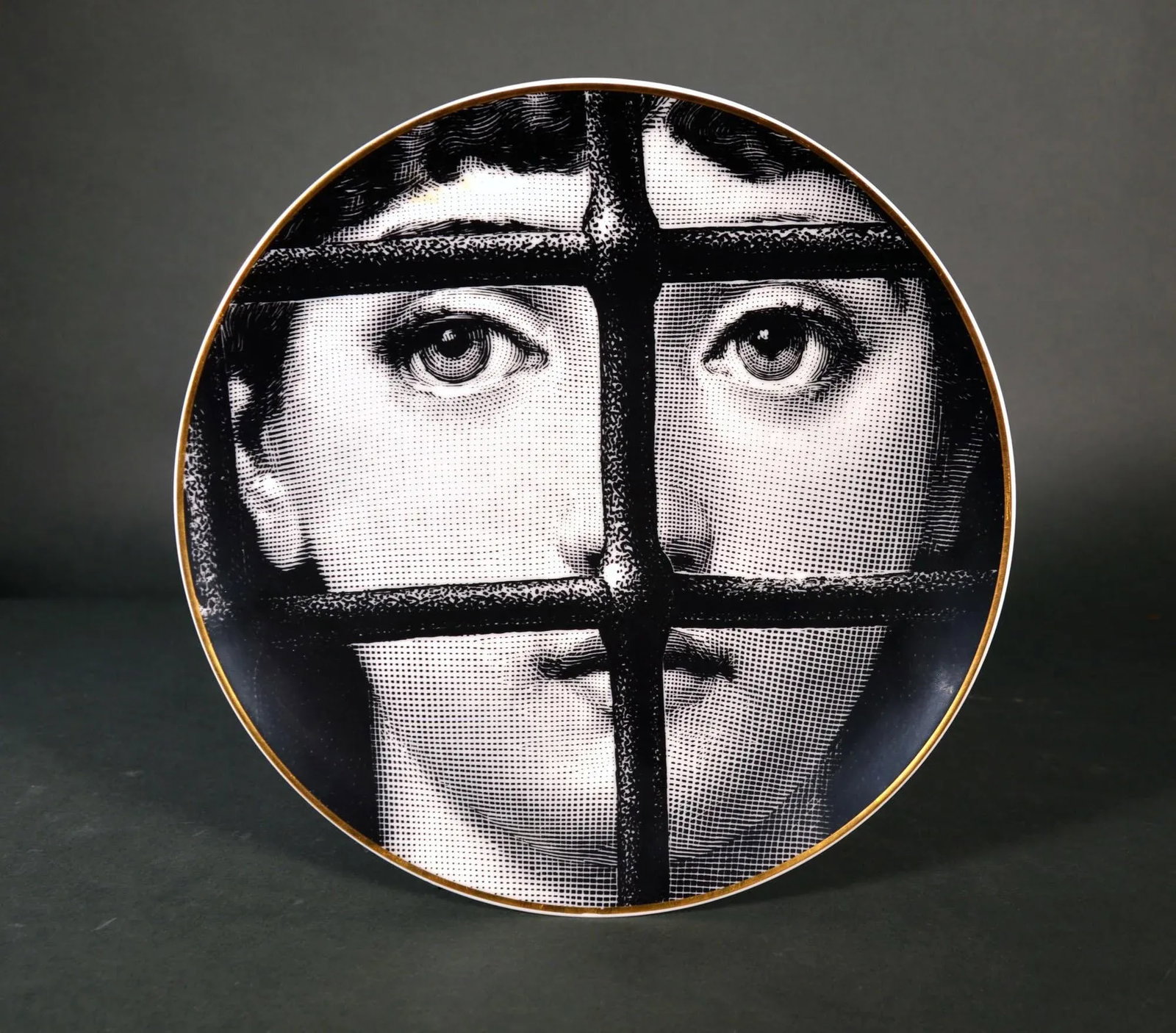 Mid-Century Modern Piero Fornasetti Rosenthal Themes & Variations Plate, Motiv 22, 1980s - 7