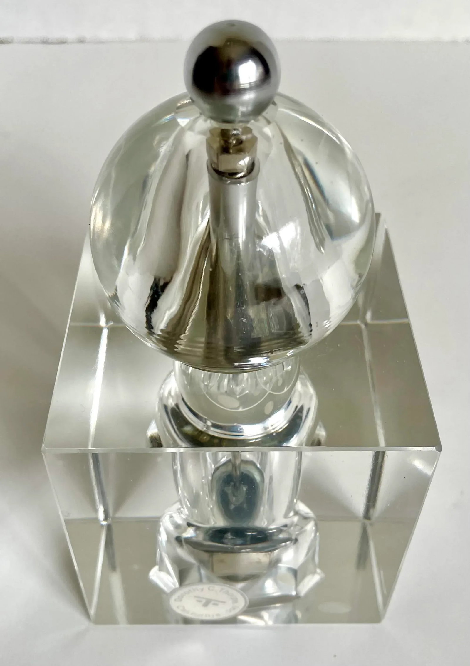 1950's Dorothy C. Thorpe Crystal Lucite Salt/Pepper Grinder - 3