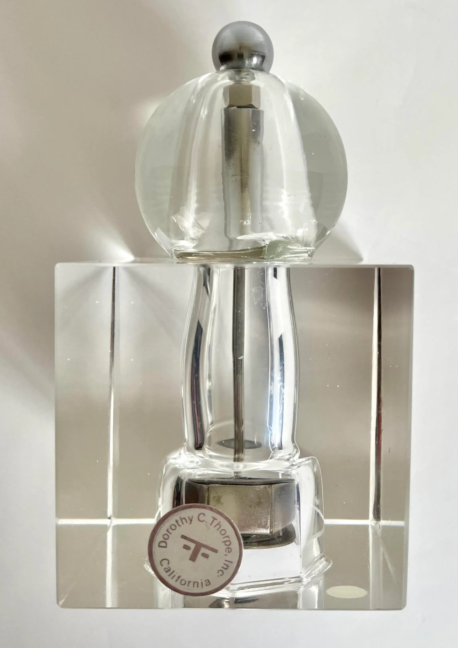 1950's Dorothy C. Thorpe Crystal Lucite Salt/Pepper Grinder - 8
