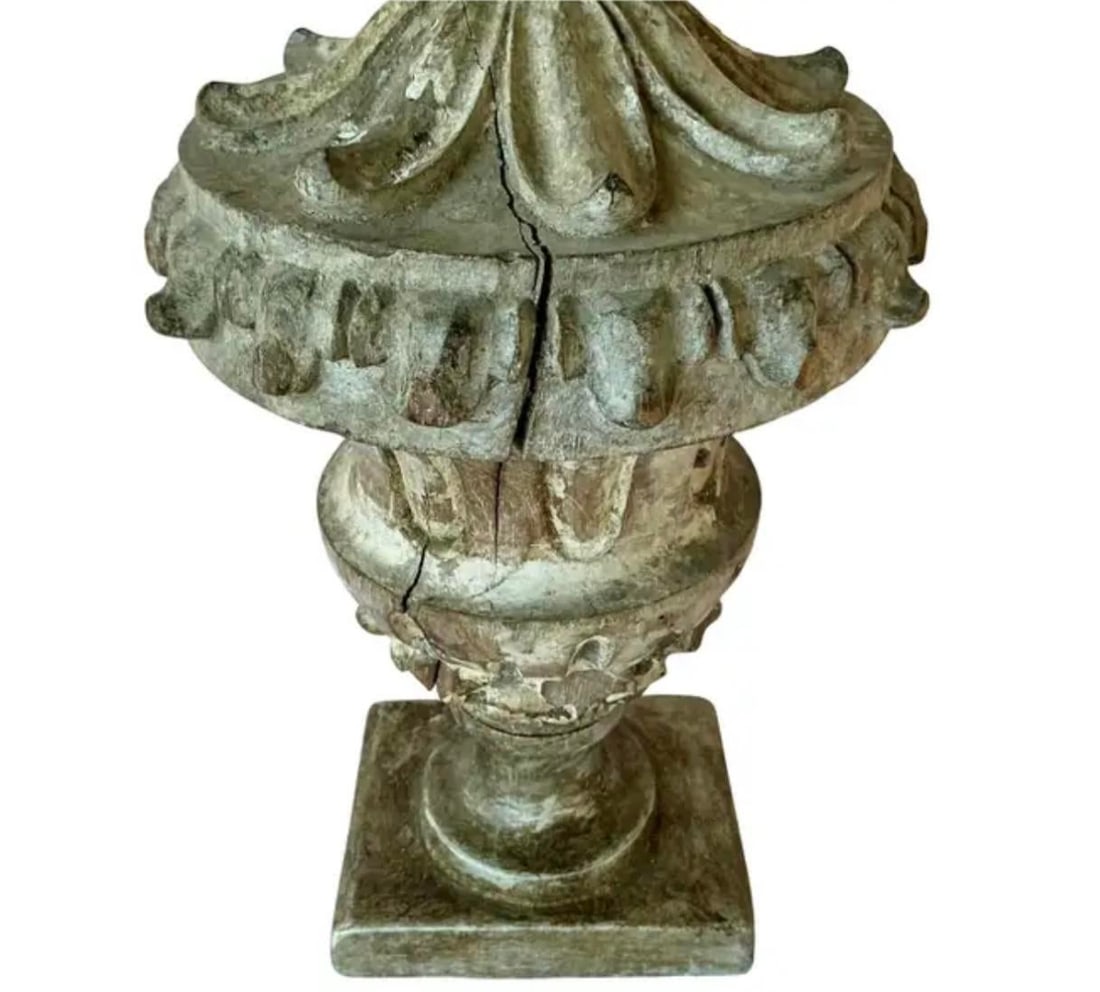 19th Century Italian Neoclassical Wooden Urns/Finials, a Pair - 10