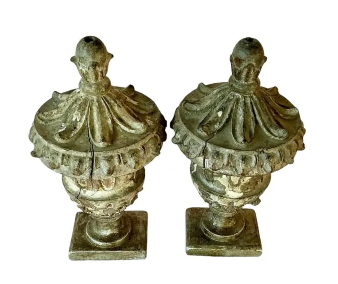 19th Century Italian Neoclassical Wooden Urns/Finials, a Pair - 5