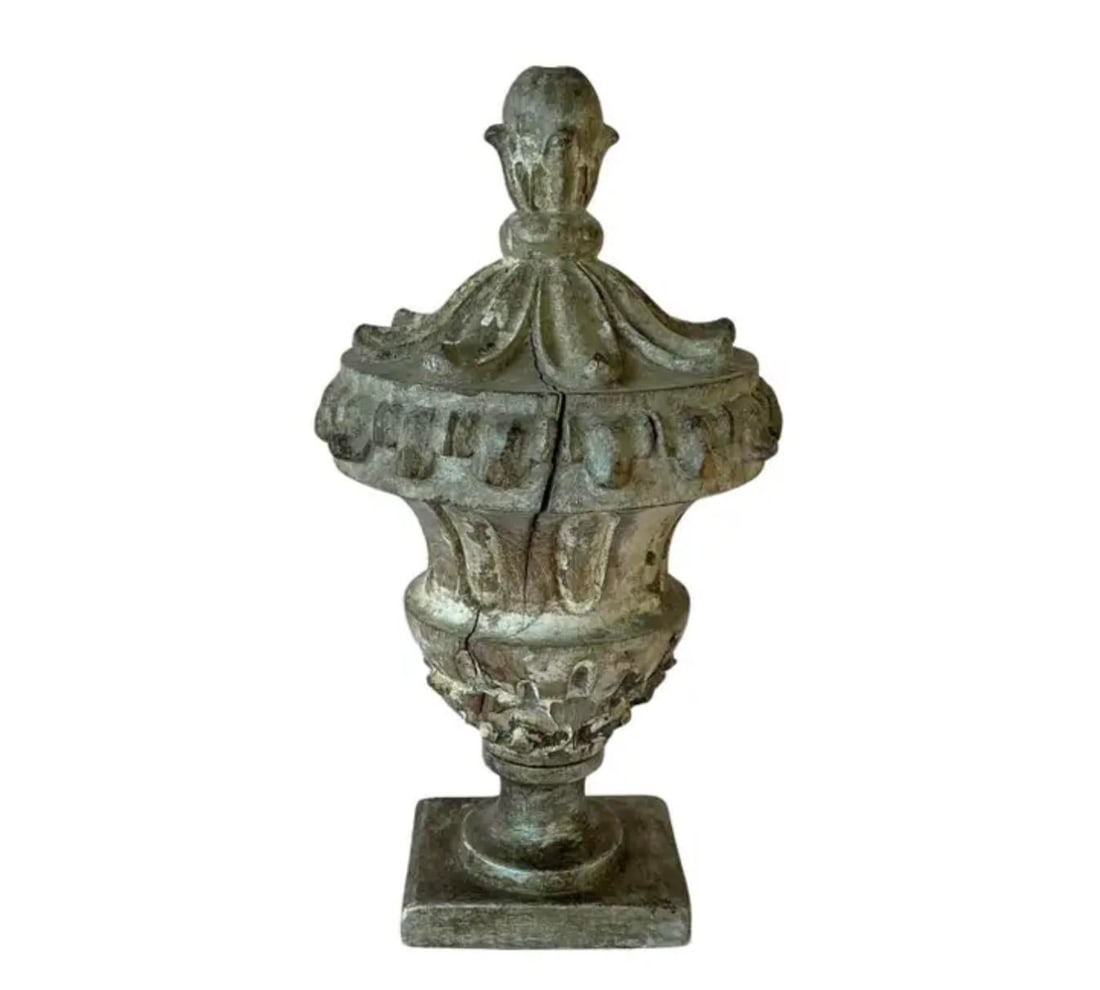 19th Century Italian Neoclassical Wooden Urns/Finials, a Pair - 7