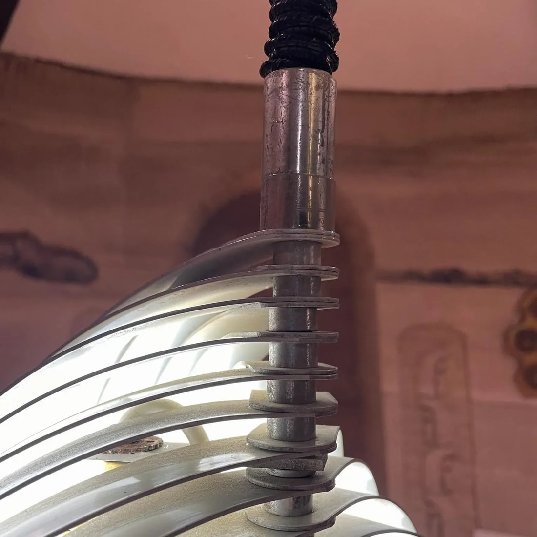1970s French Aluminum Spiral Ceiling Pendant Twist Lamp Henri Mathieu France - 7