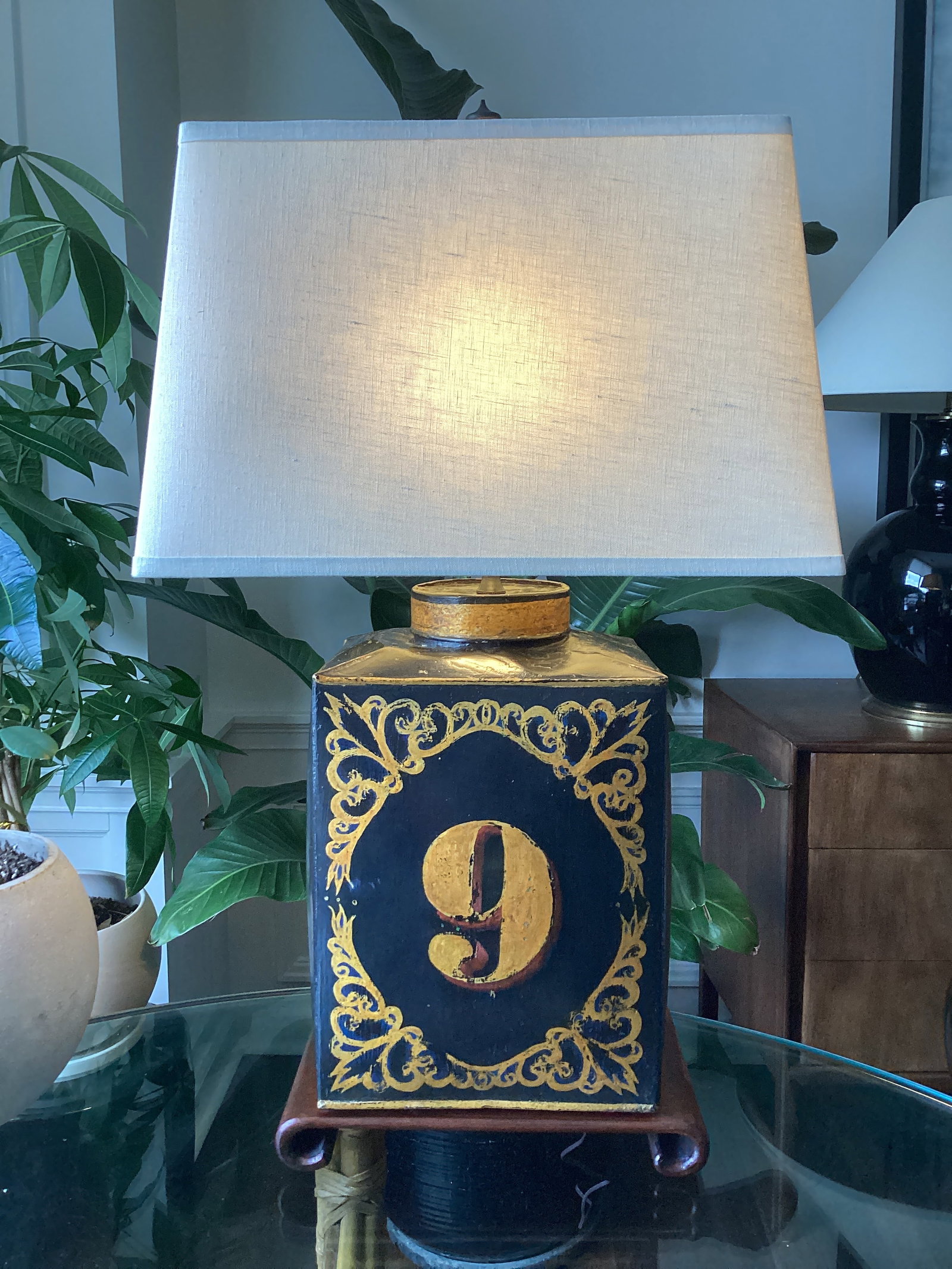 Vintage Tea Tin Folk Art "No. 9" Tole-Style Black & Gilt Table Lamp - 5