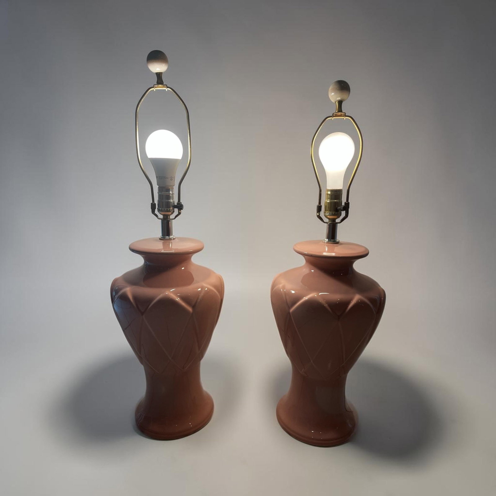 Pair of Vintage Blush Pink Ceramic Diamond Pattern Table Lamps With Three Settings/No Shades - 8
