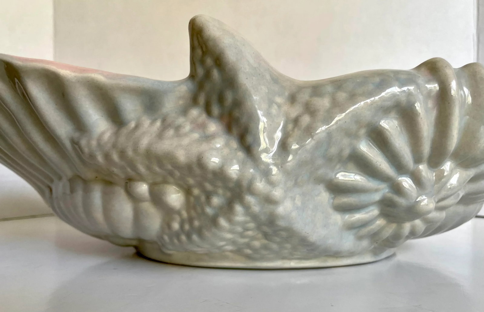 Mid 20th Century Gonder Pottery 500 Gray and Pink Sealife Shell Bowl - 3