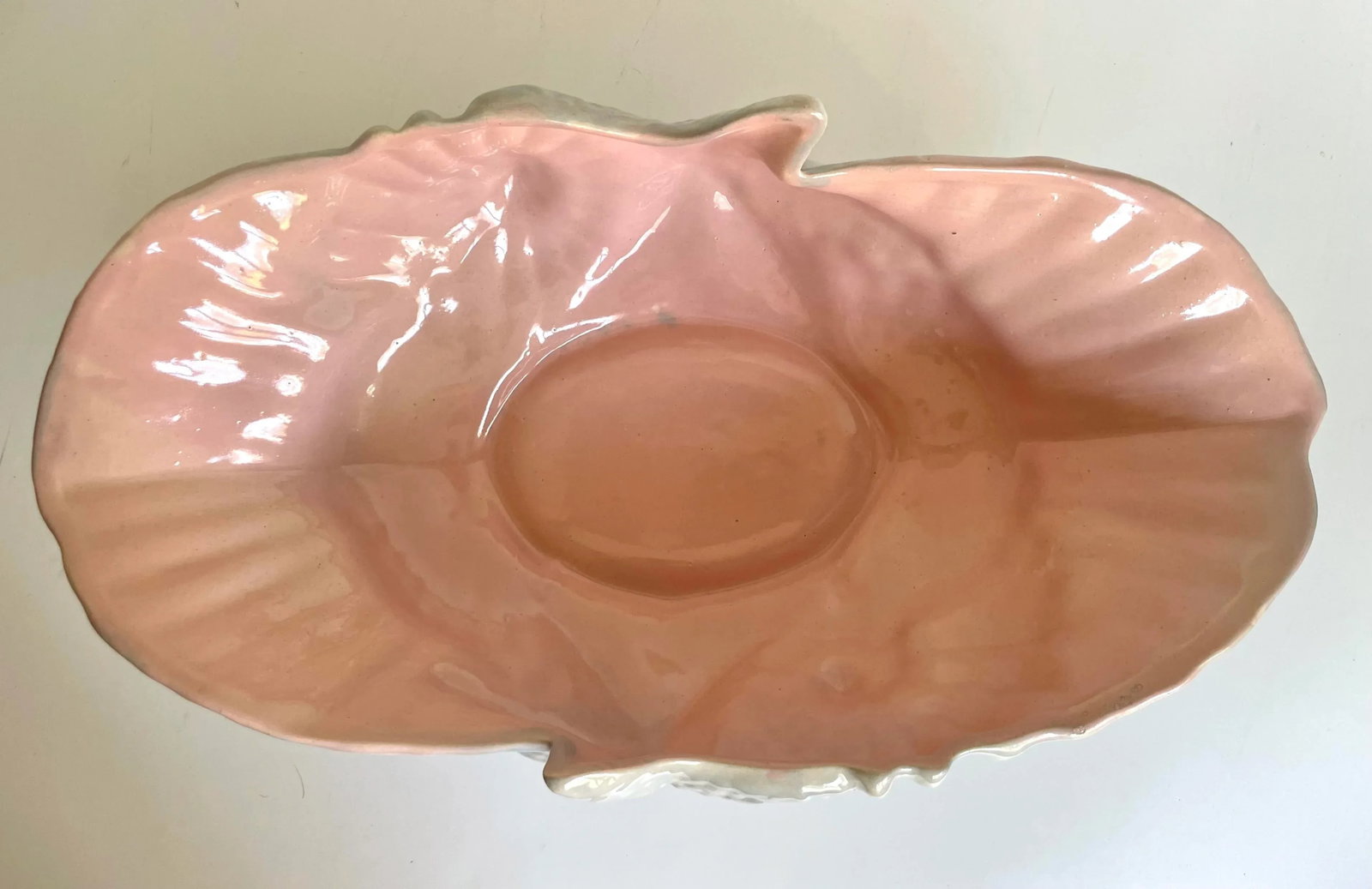 Mid 20th Century Gonder Pottery 500 Gray and Pink Sealife Shell Bowl - 4
