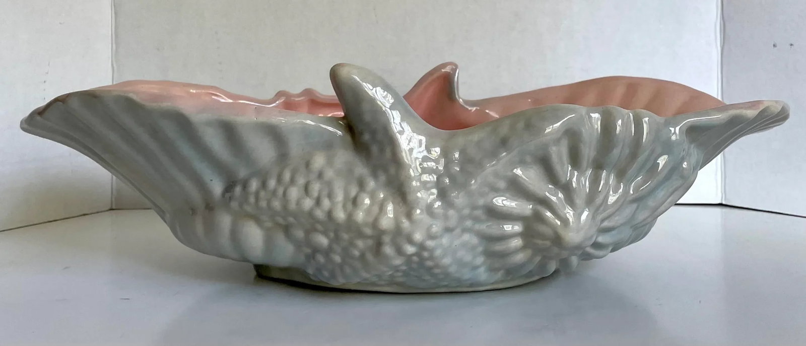 Mid 20th Century Gonder Pottery 500 Gray and Pink Sealife Shell Bowl - 6