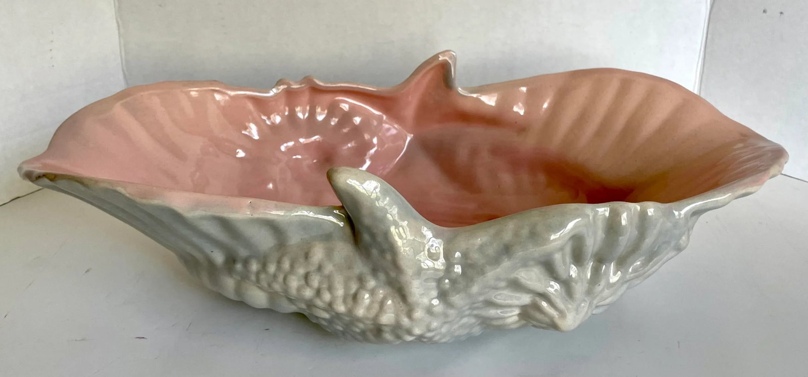 Mid 20th Century Gonder Pottery 500 Gray and Pink Sealife Shell Bowl - 7